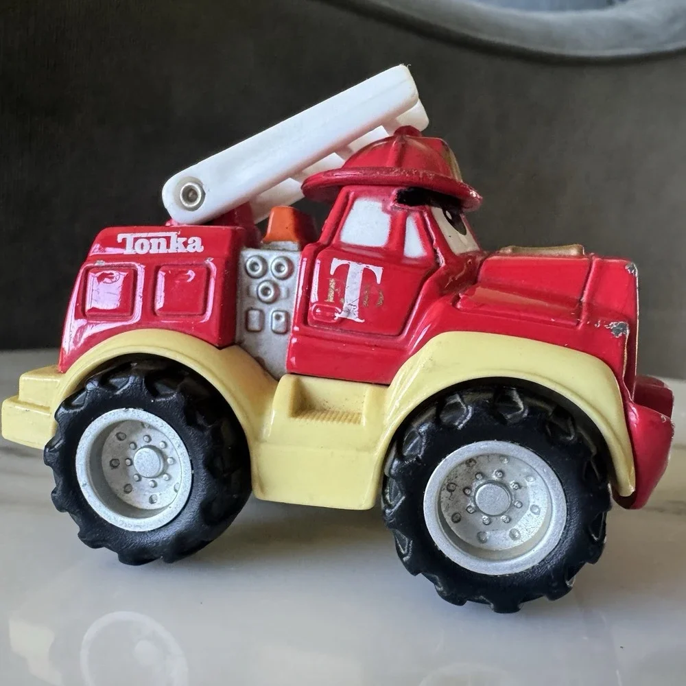 Tonka~Red & Yellow Fire Truck Toy Engine Chuck Car Die-Cast Vintage